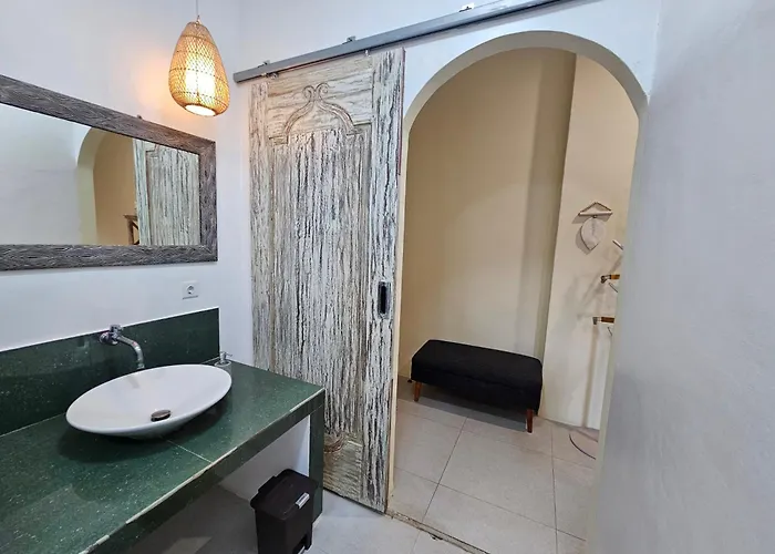 Isla Indah Retreat Boutique